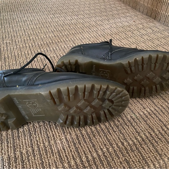 Doc Marten shoes - Picture 2 of 3